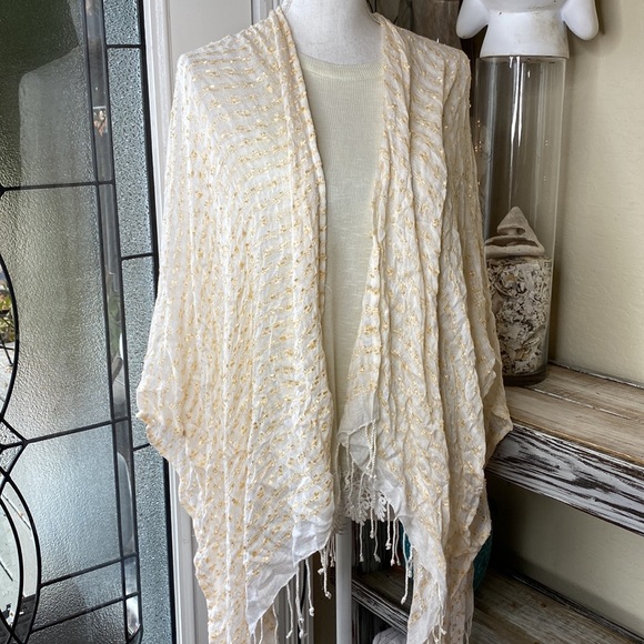 Sweaters - Shawl boho fringe